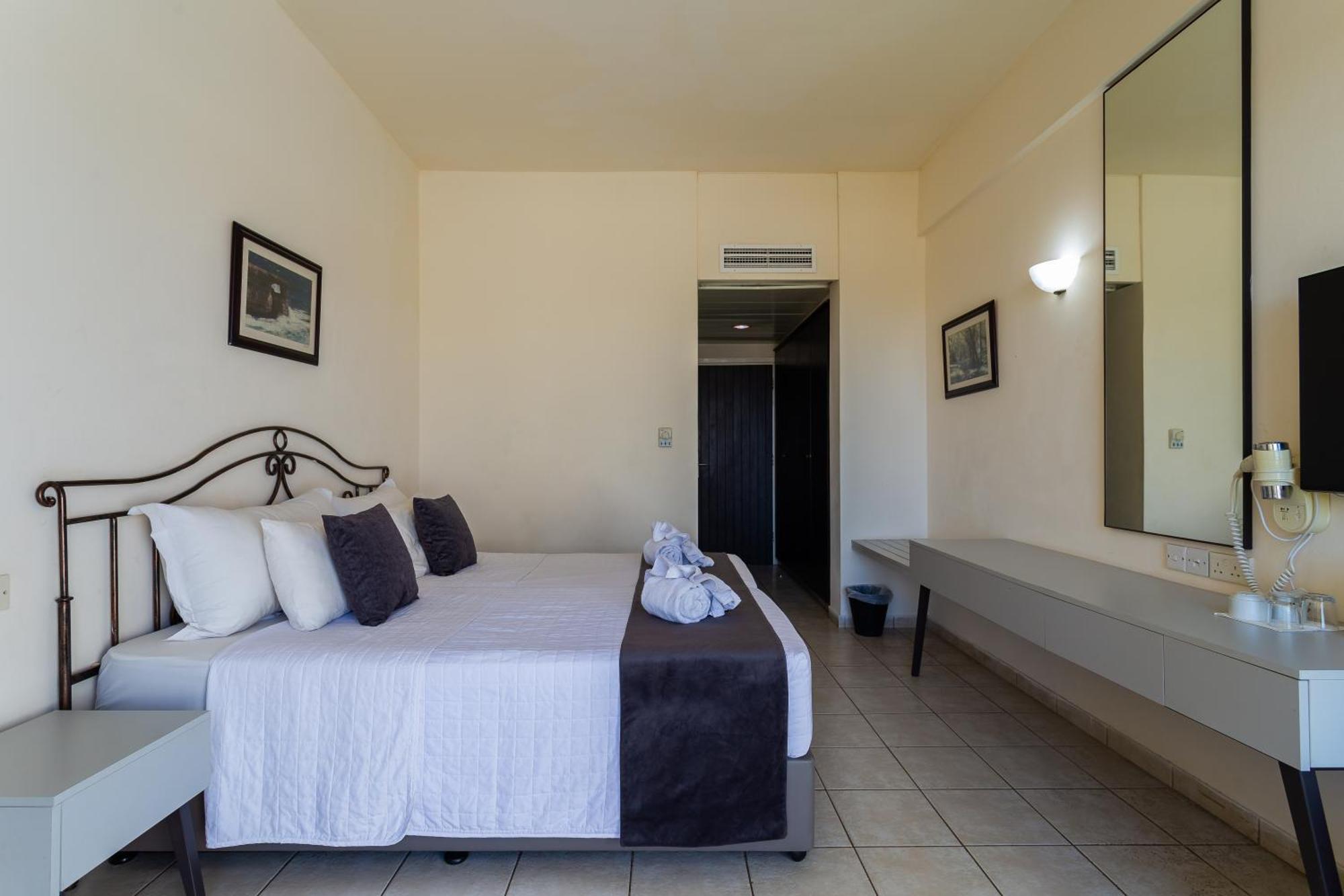 Piere - Anne Beach Hotel Agia Napa Exterior foto